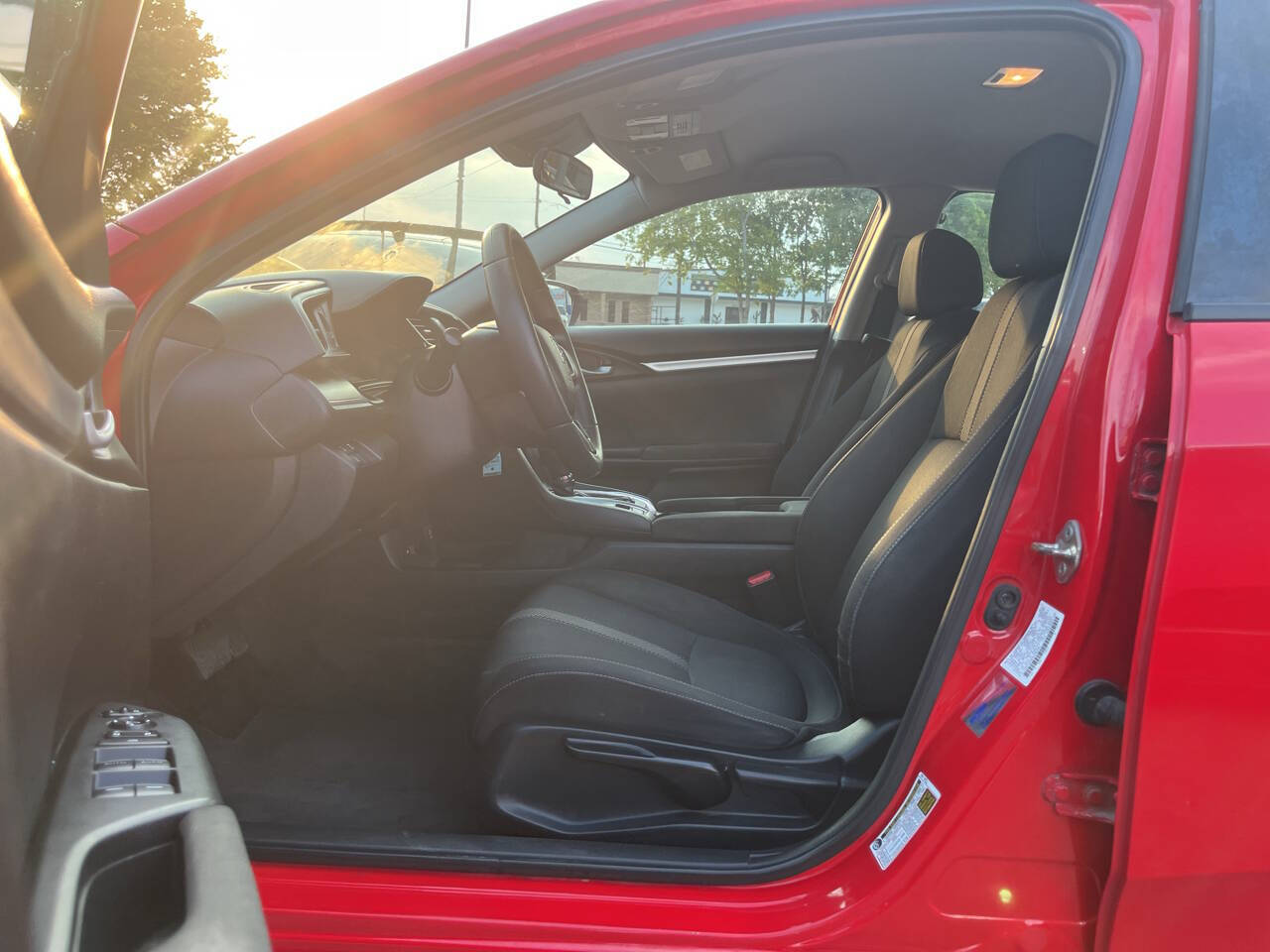 2019 Honda Civic LX Image 9 of 11