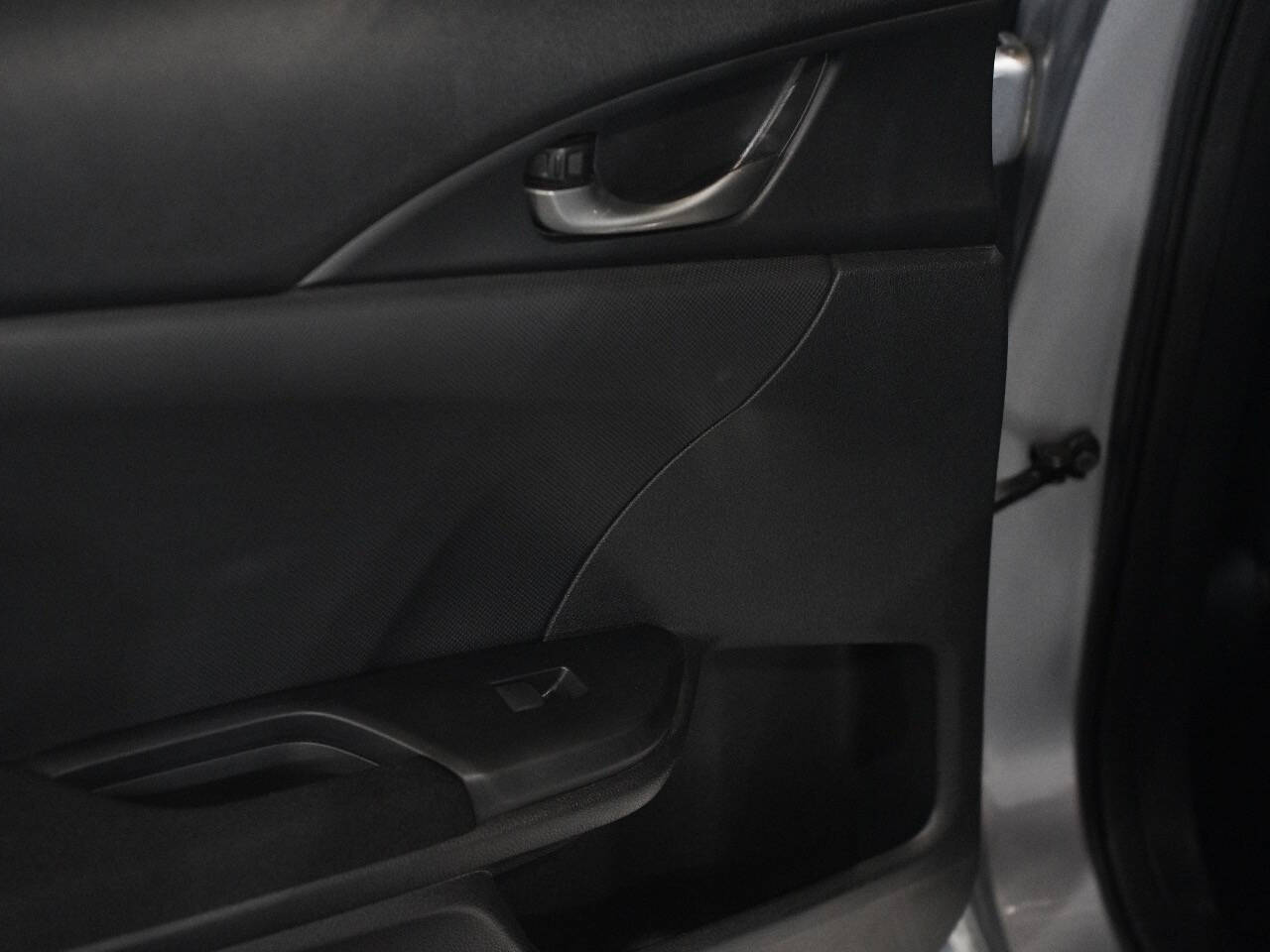 Vehicle image 27 of 56