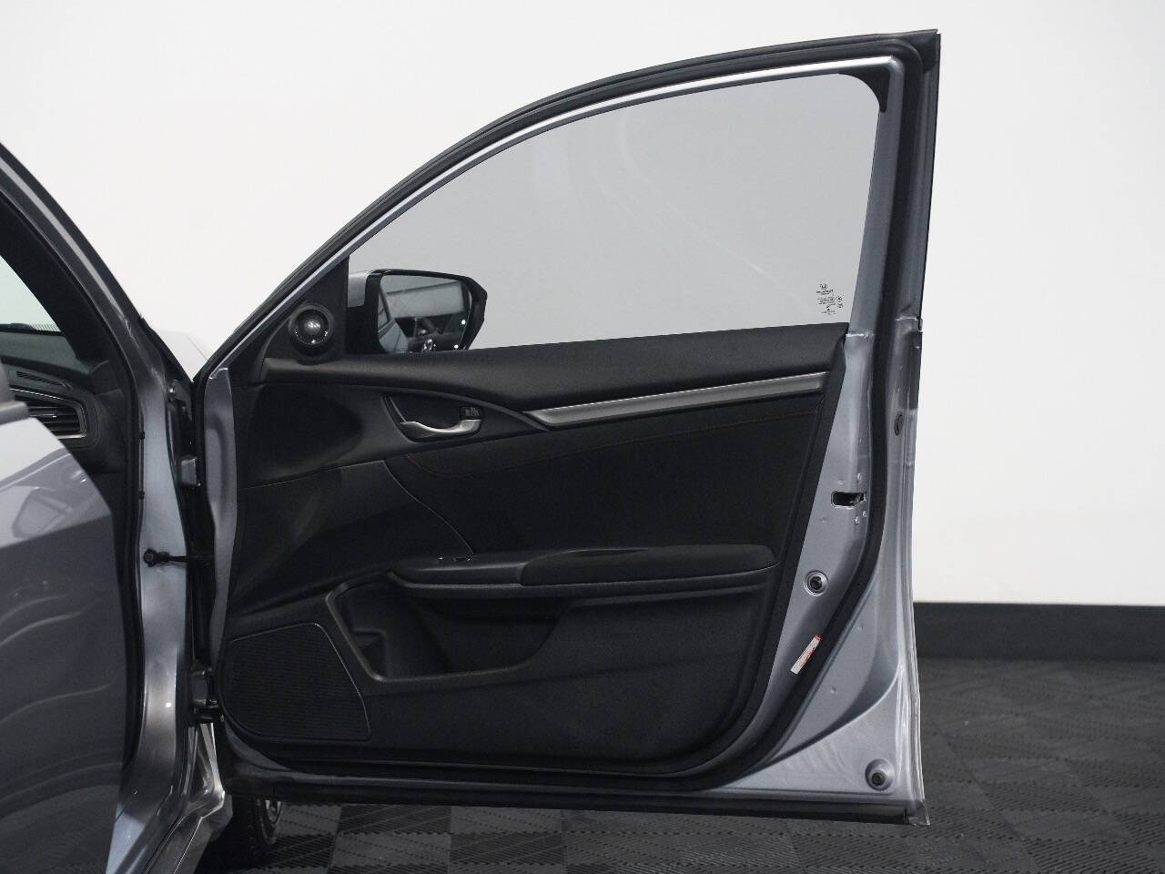Vehicle image 22 of 56