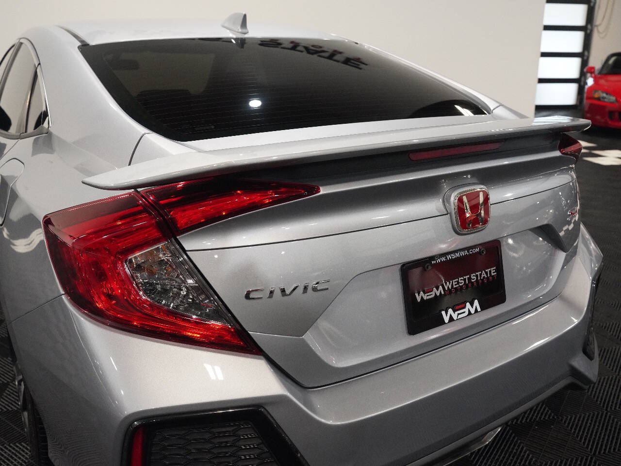Vehicle image 18 of 56