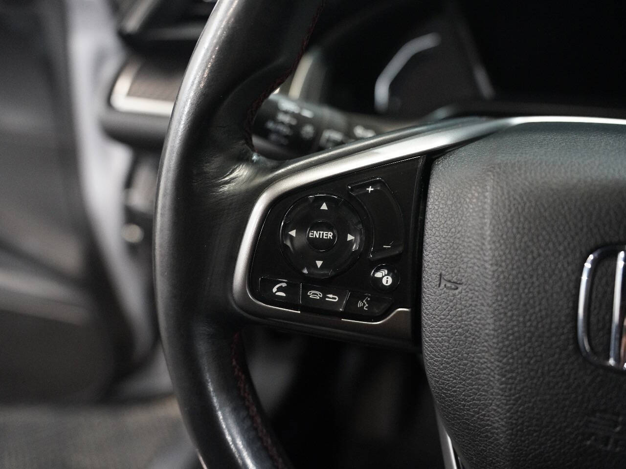 Vehicle image 40 of 56