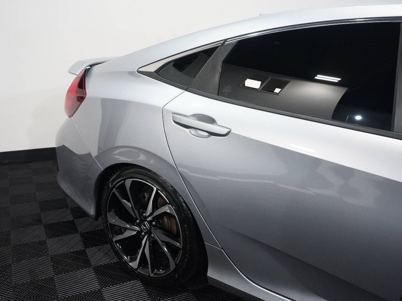 Vehicle image 9 of 56