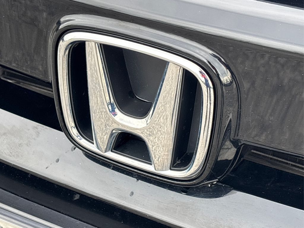 Vehicle image 16 of 36