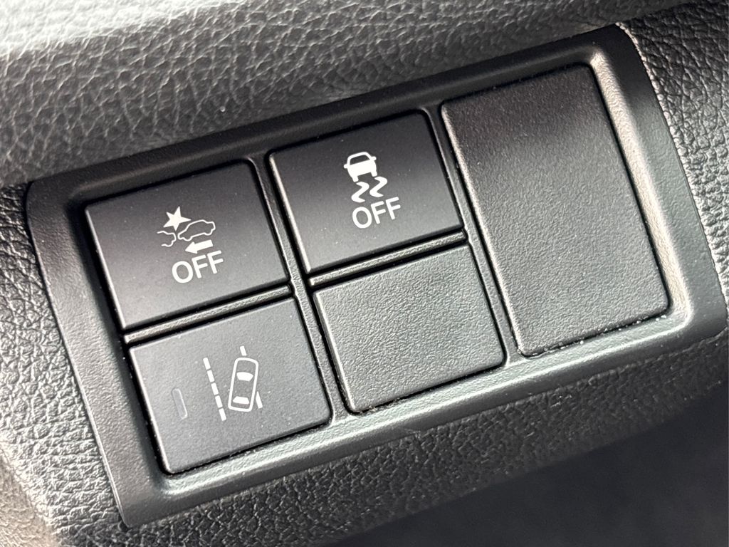 Vehicle image 34 of 36