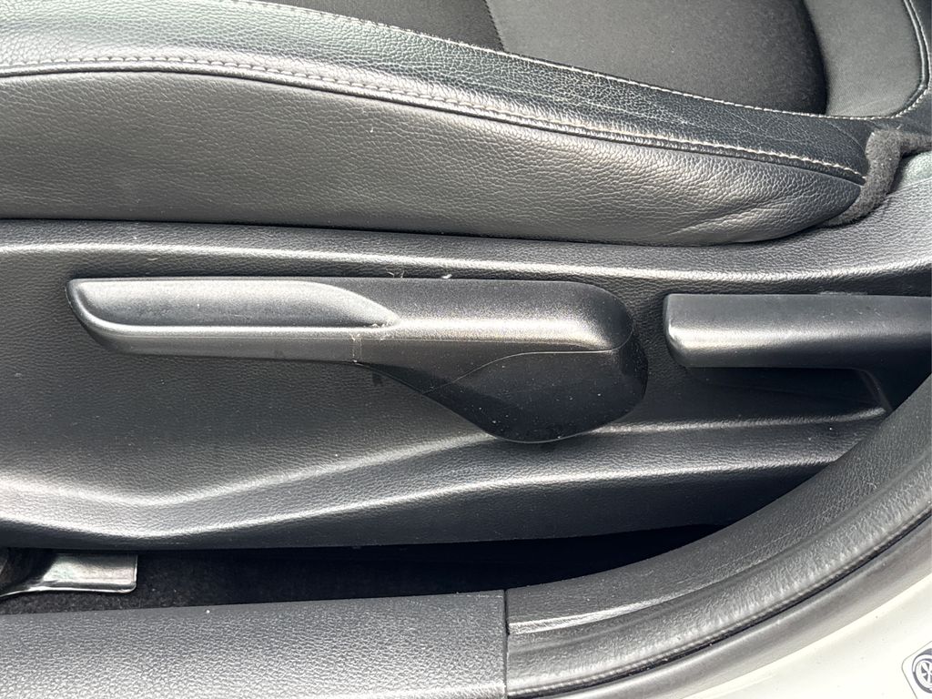 Vehicle image 23 of 36