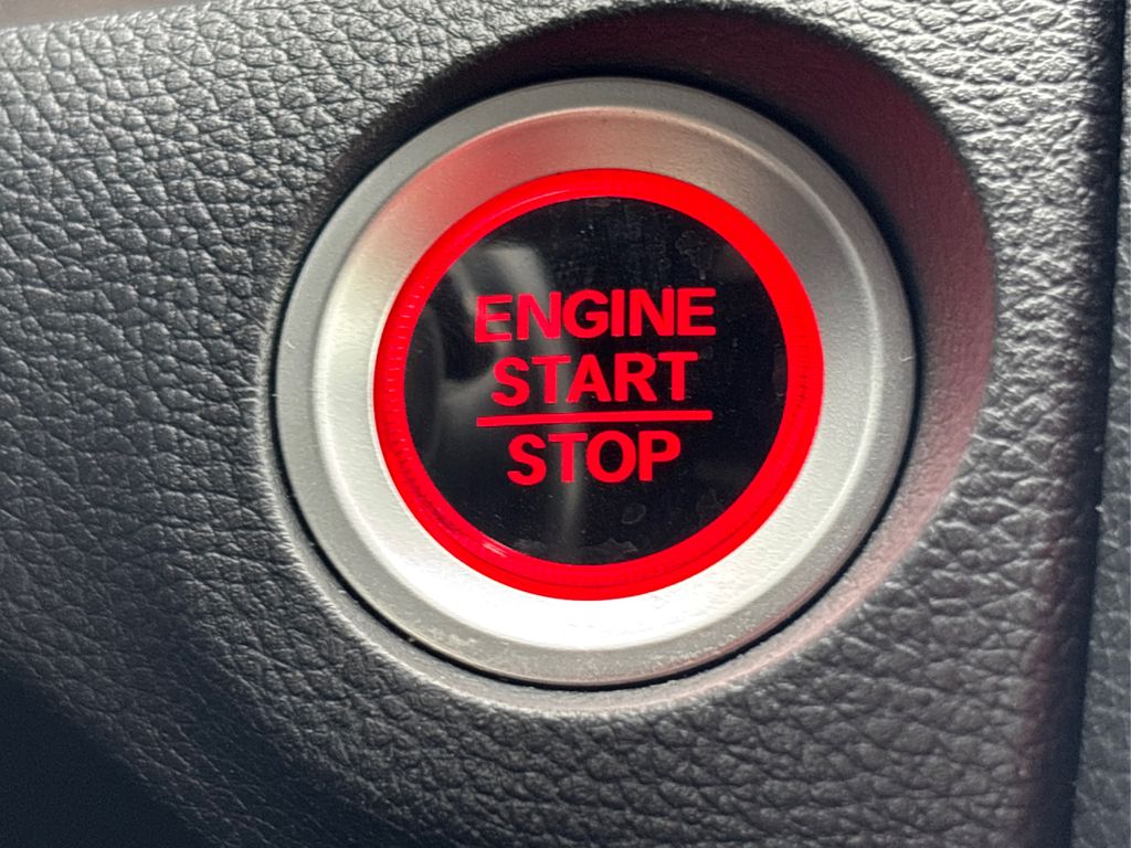 Vehicle image 31 of 36