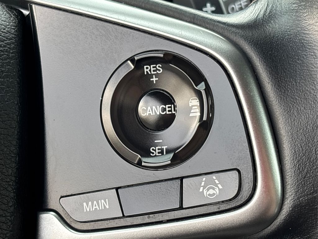 Vehicle image 27 of 36
