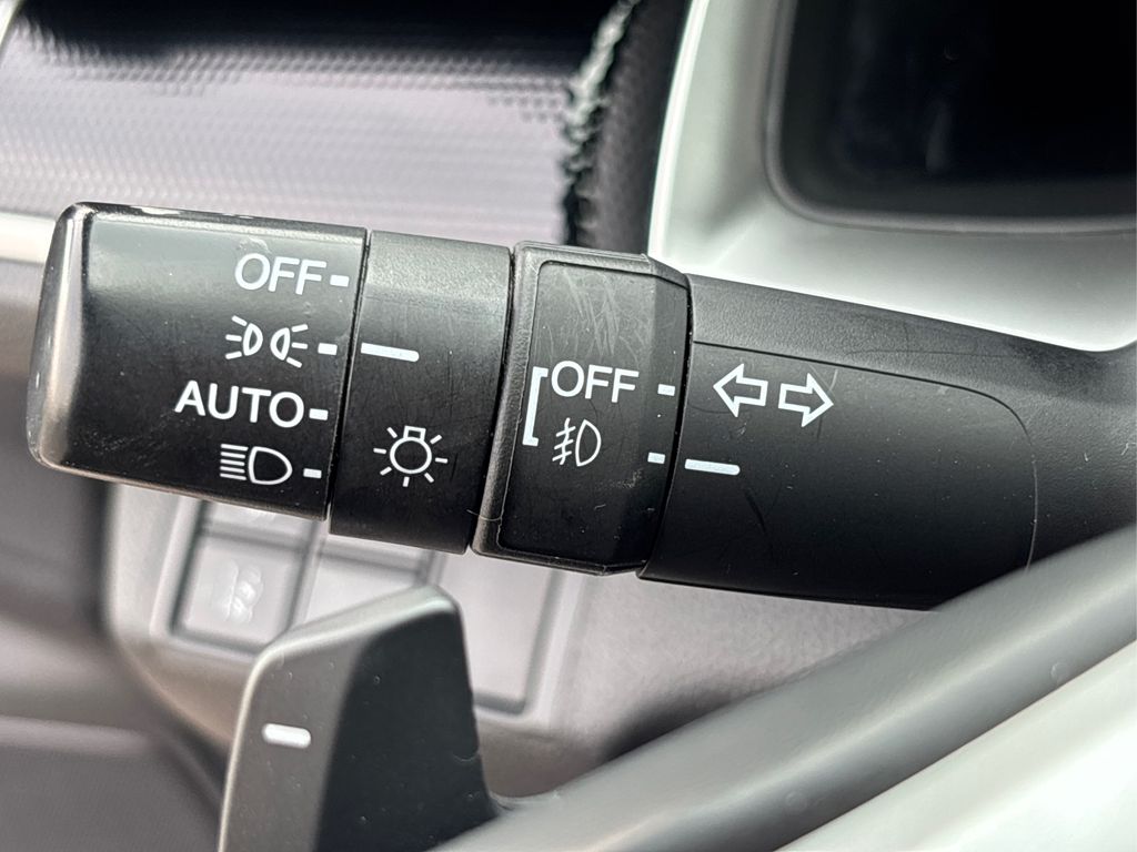 Vehicle image 26 of 36