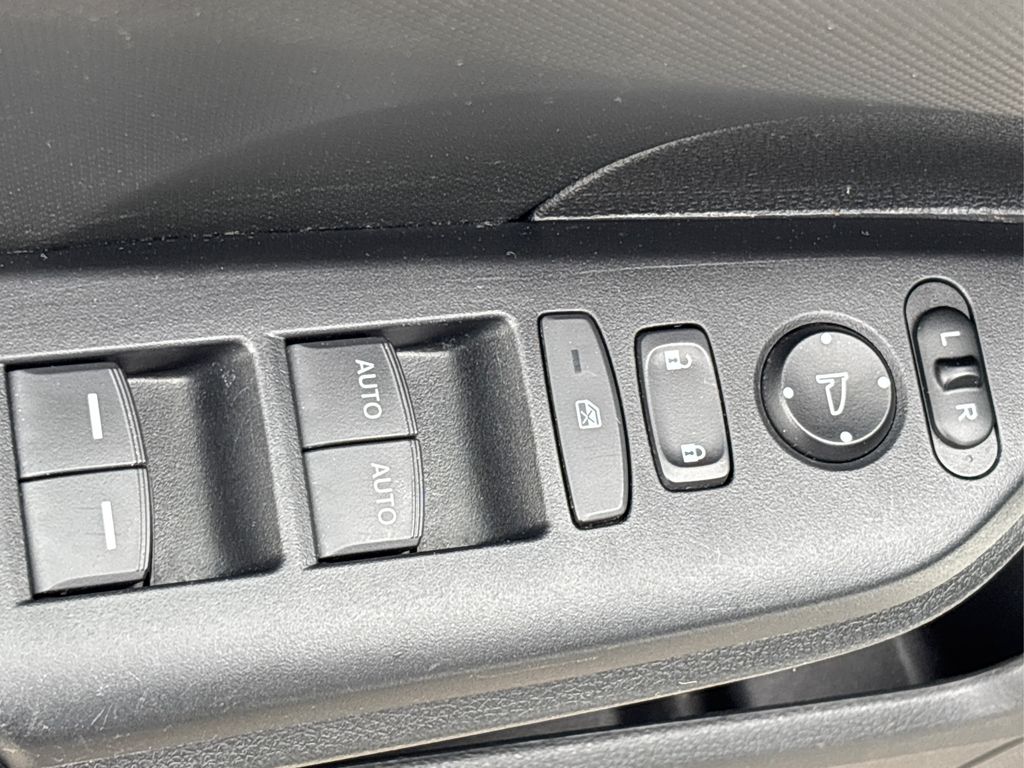 Vehicle image 32 of 36