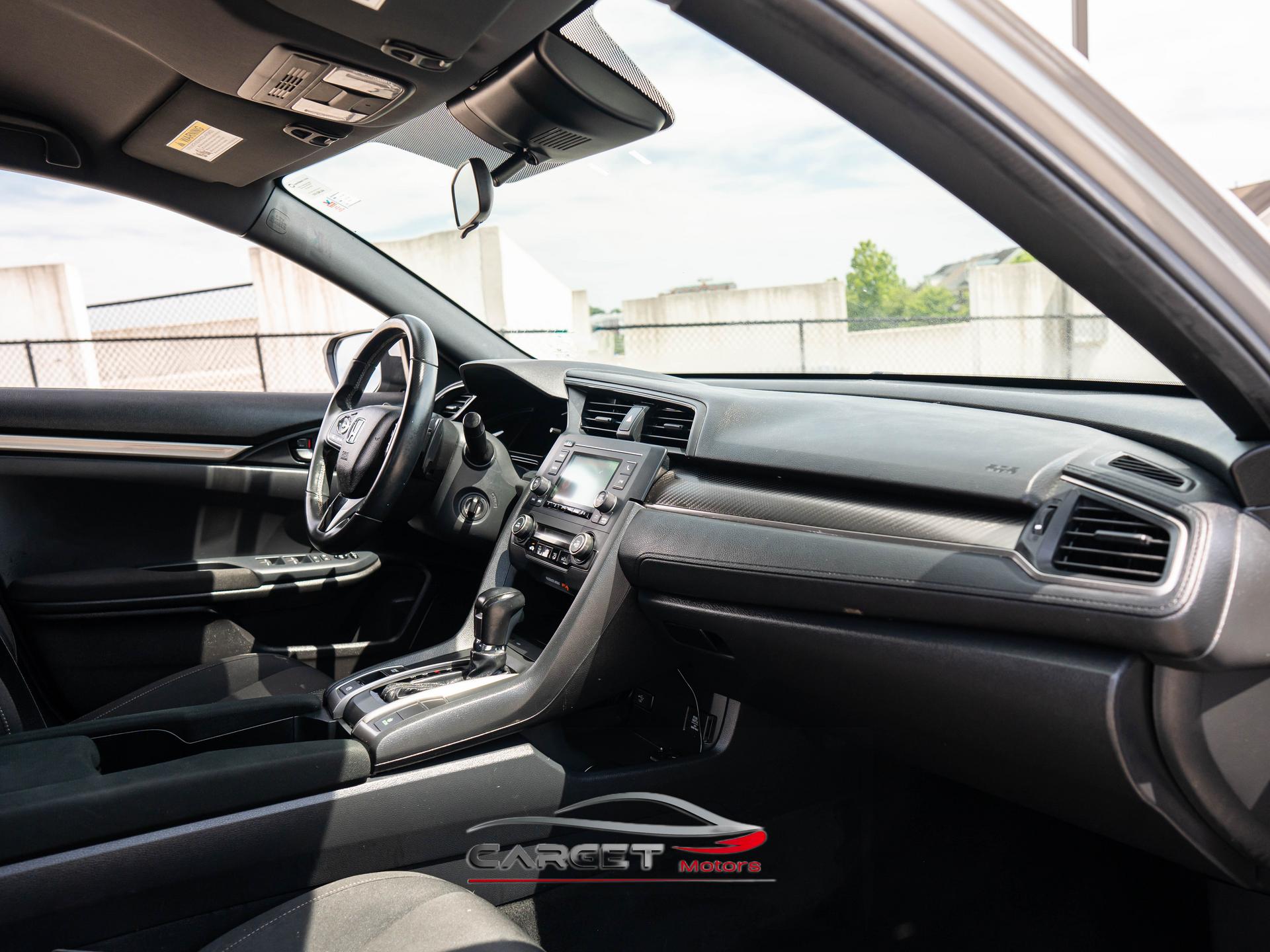 Vehicle image 11 of 46