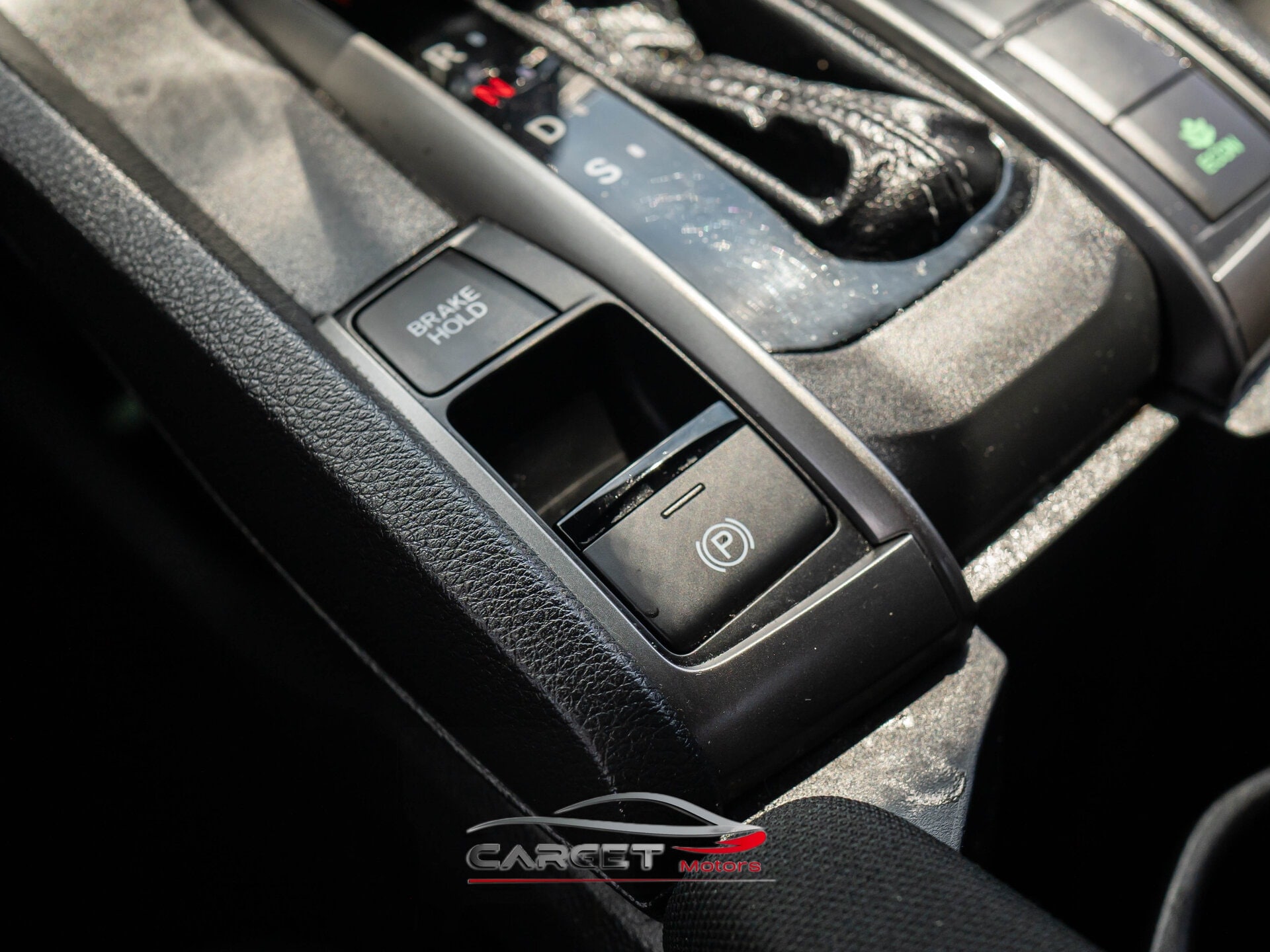 Vehicle image 30 of 46