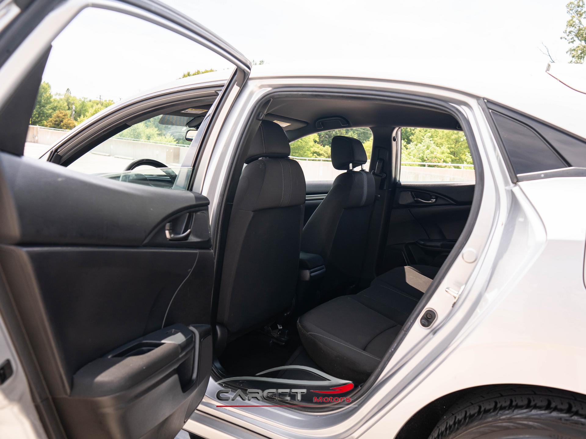 Vehicle image 17 of 46