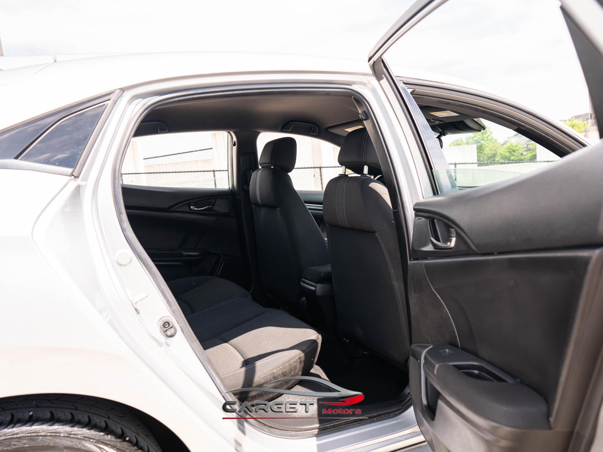 Vehicle image 15 of 46