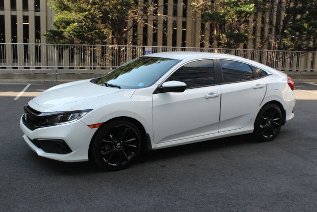 2019 Honda Civic Sport Image 1 of 33