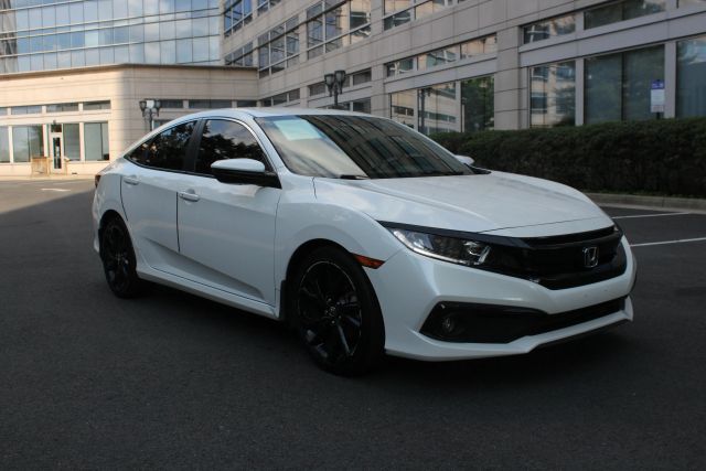 2019 Honda Civic Sport Image 3 of 33