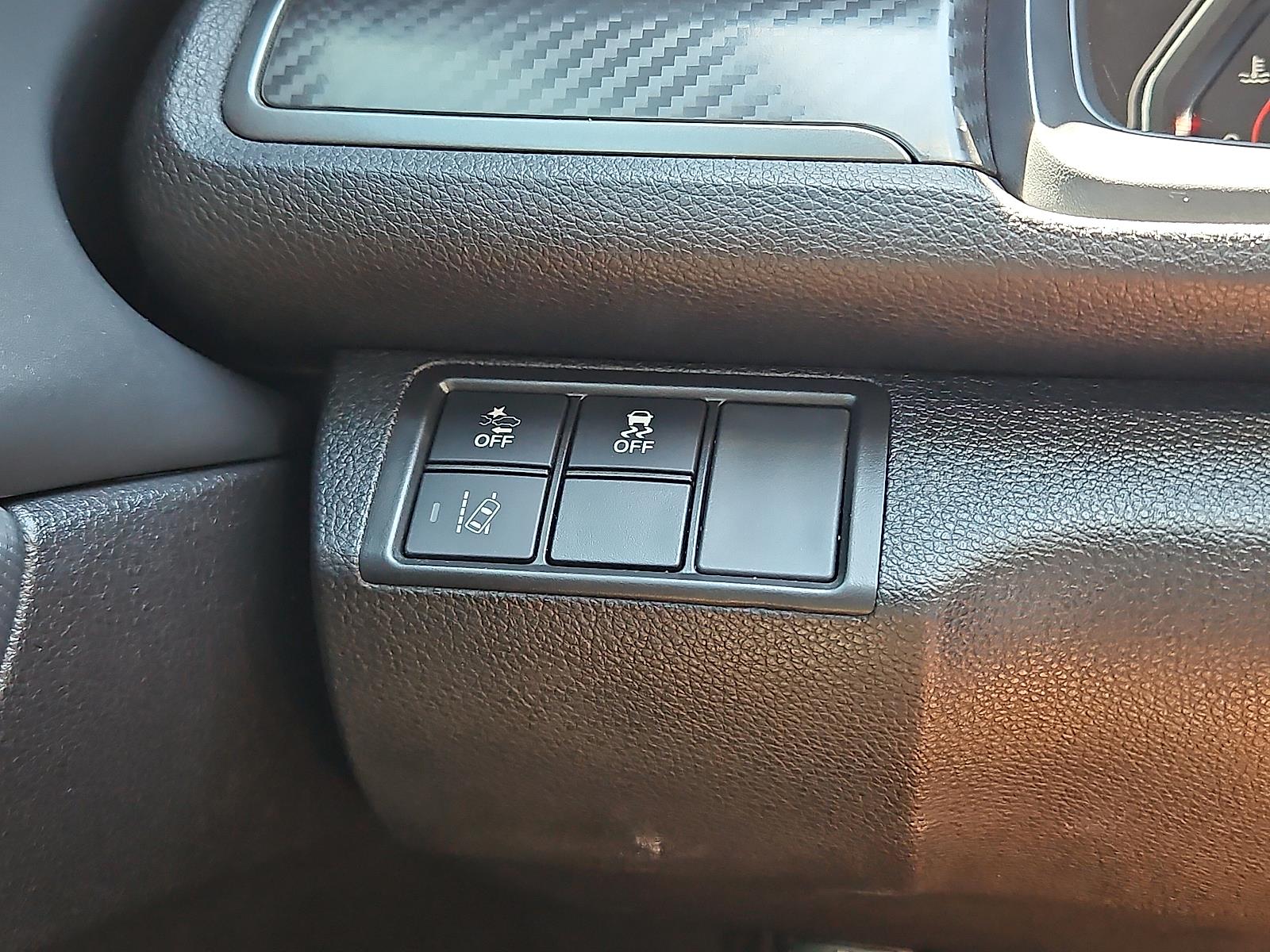 Vehicle image 17 of 20