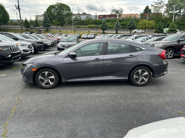 Vehicle image 9 of 26