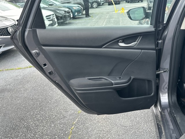 Vehicle image 24 of 26