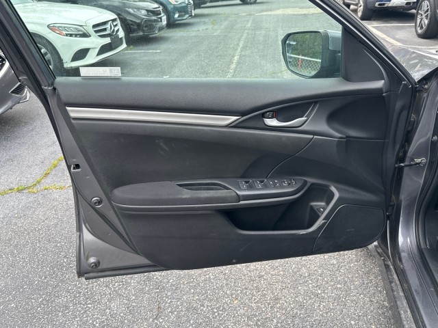 Vehicle image 13 of 26