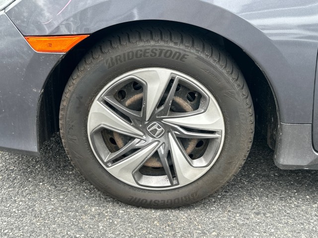 Vehicle image 11 of 26