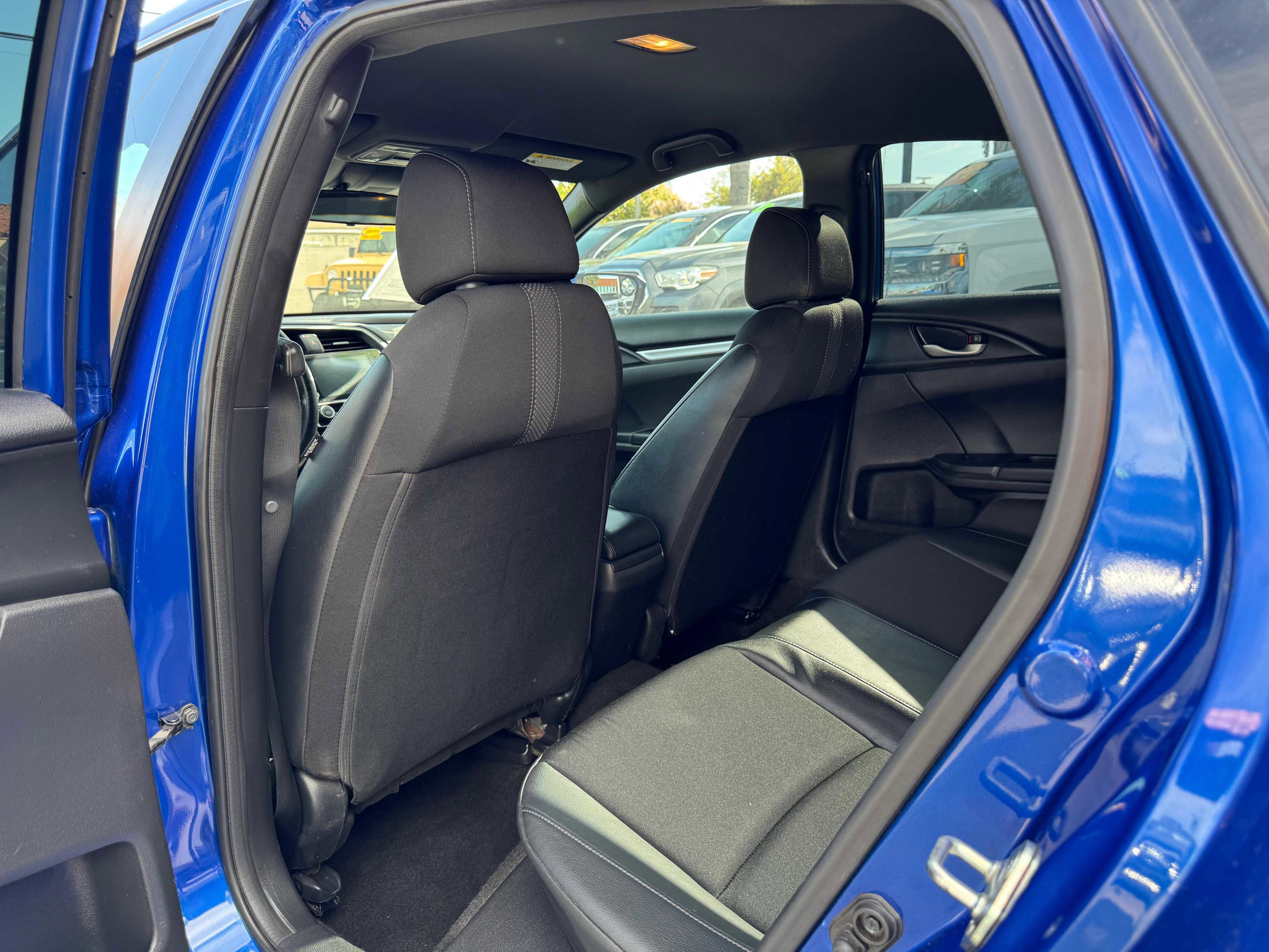Vehicle image 35 of 65