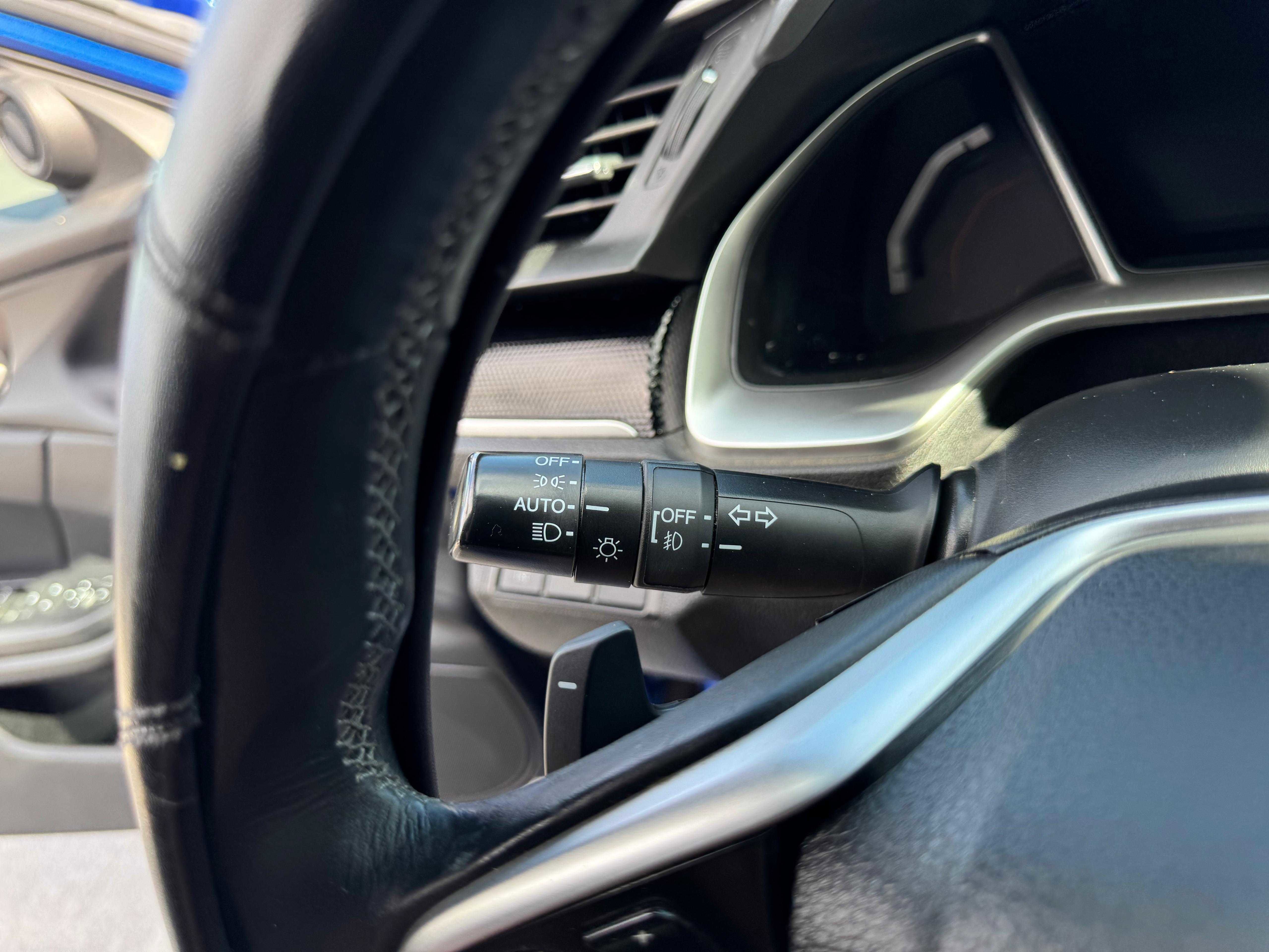 Vehicle image 31 of 65