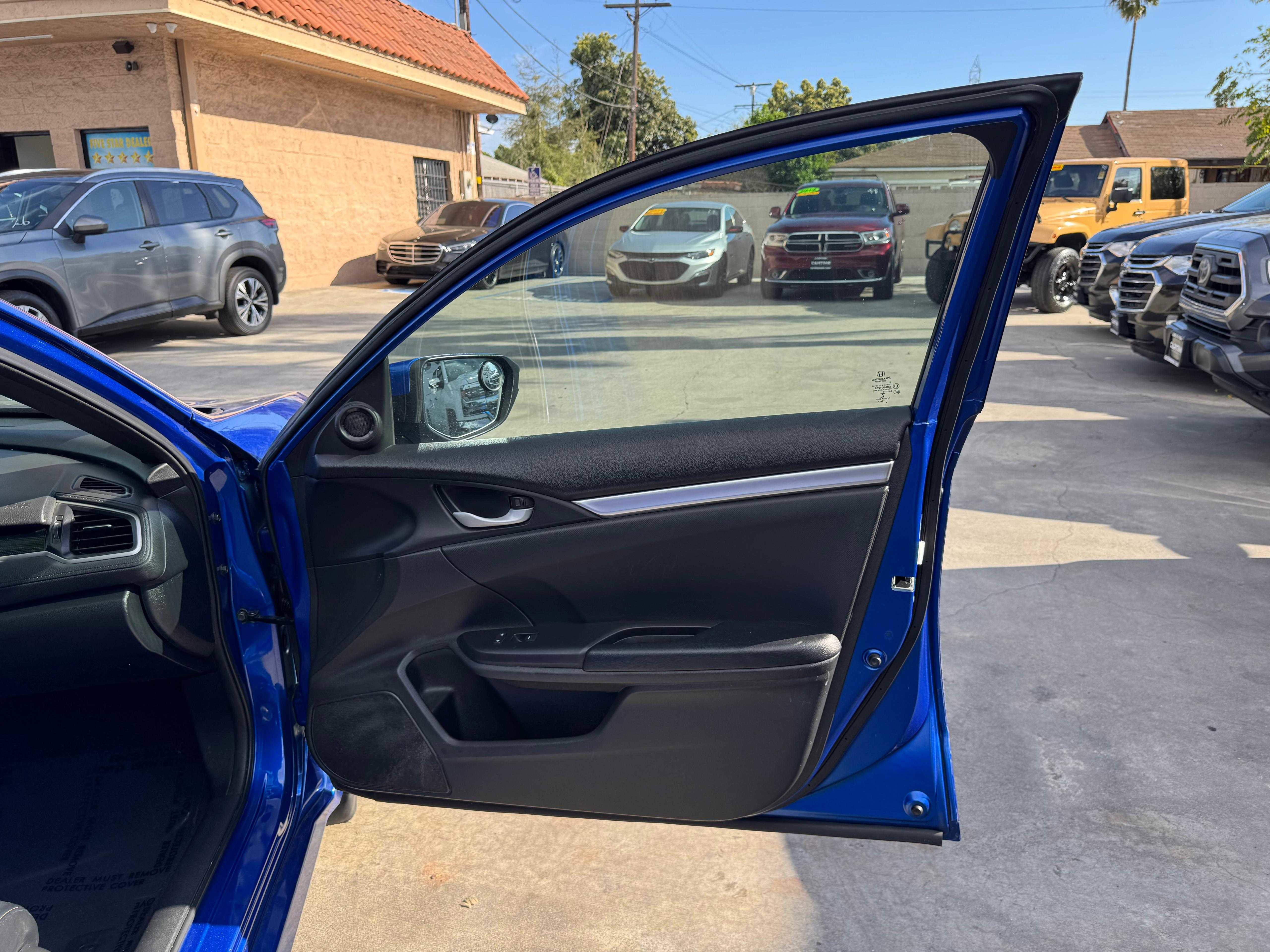 Vehicle image 41 of 65