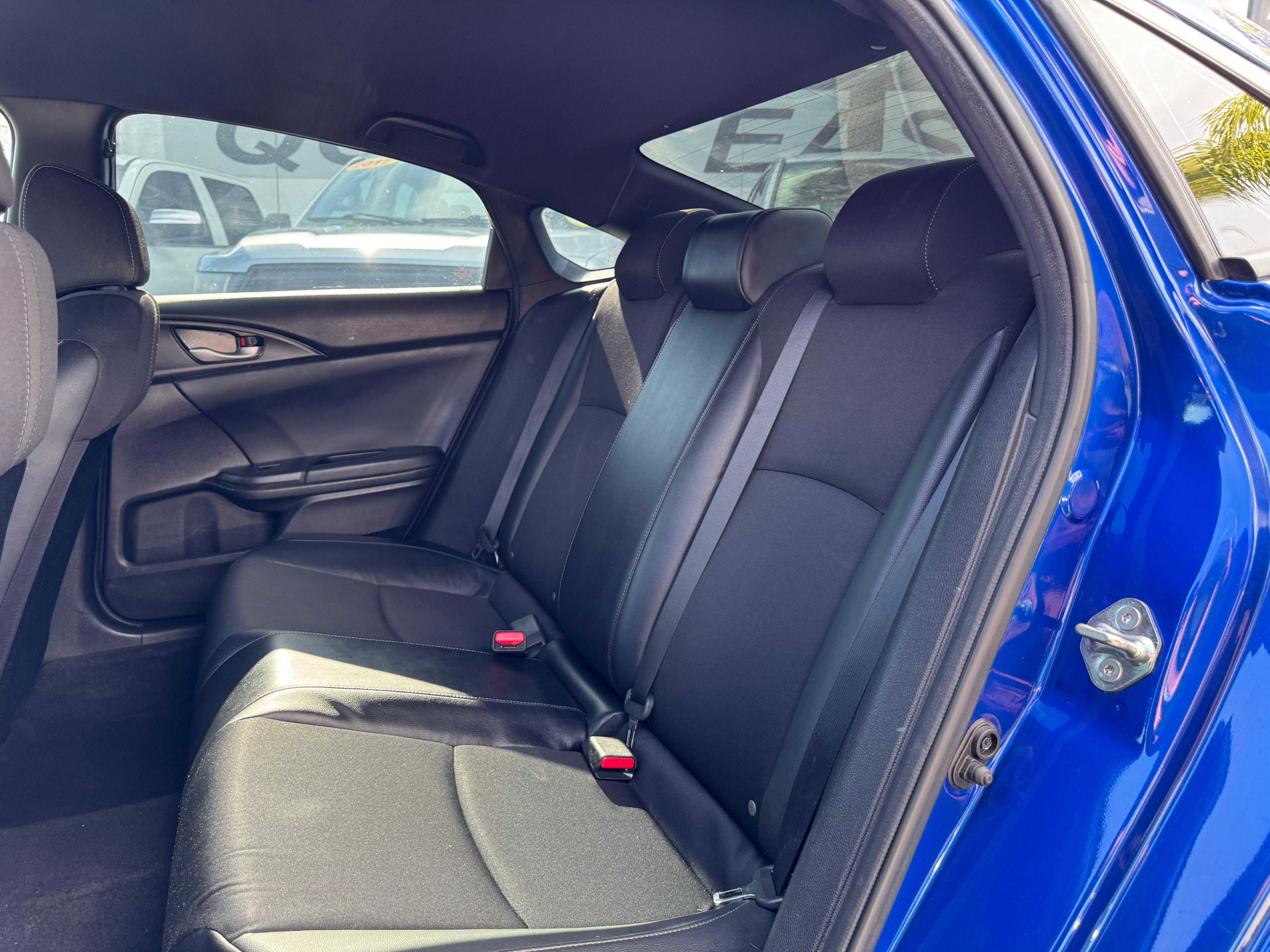 Vehicle image 34 of 65