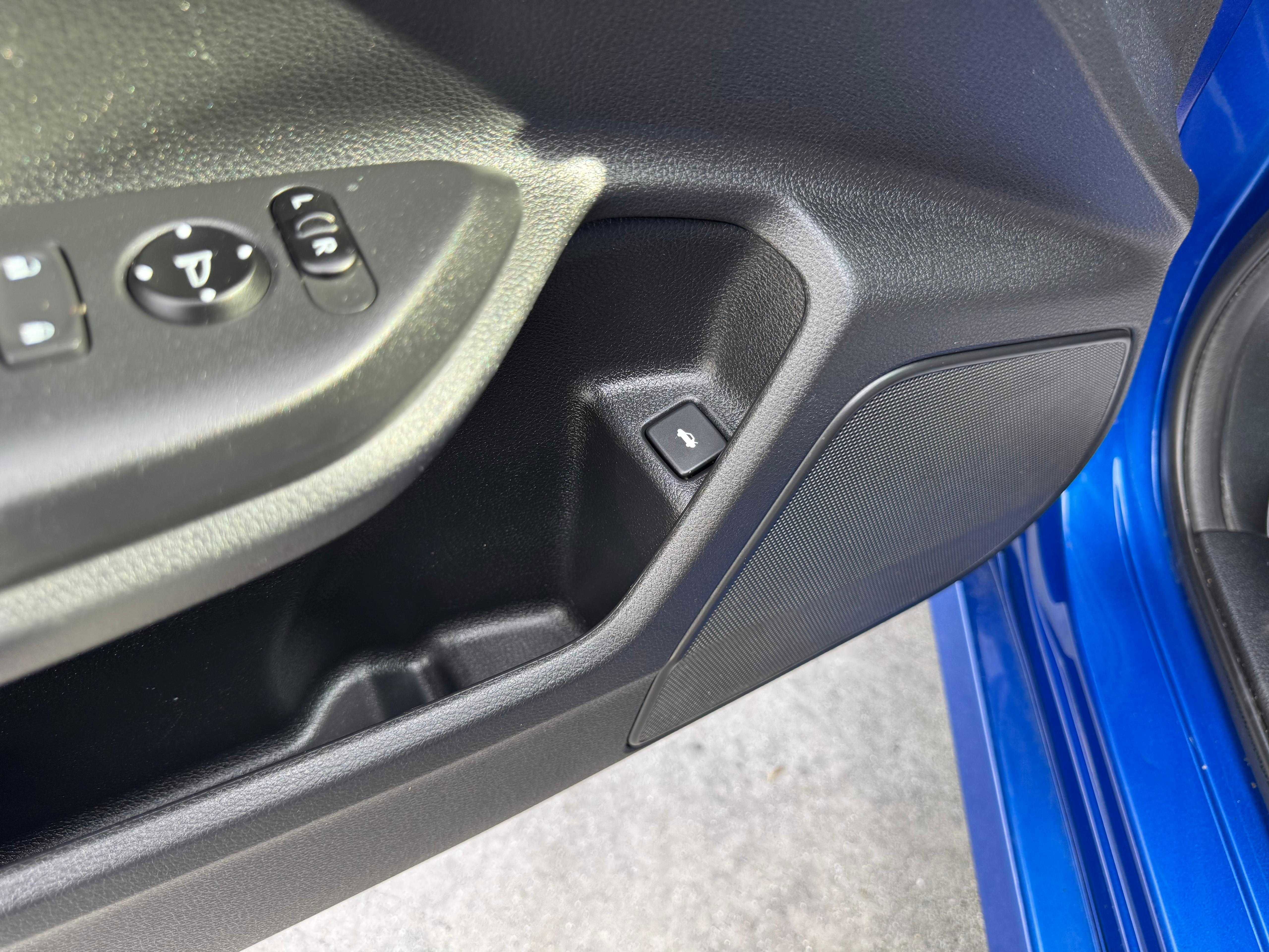 Vehicle image 23 of 65