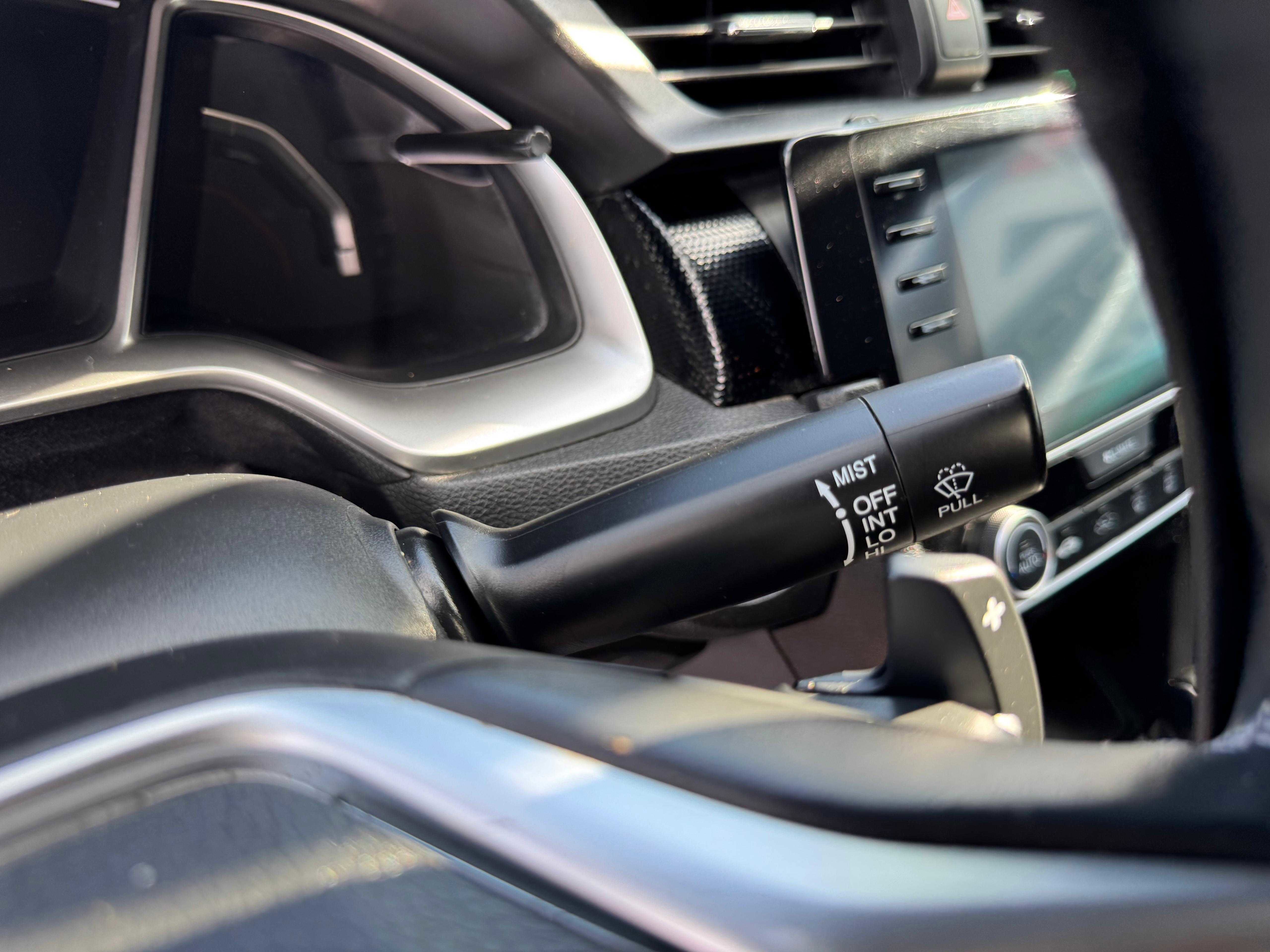 Vehicle image 30 of 65