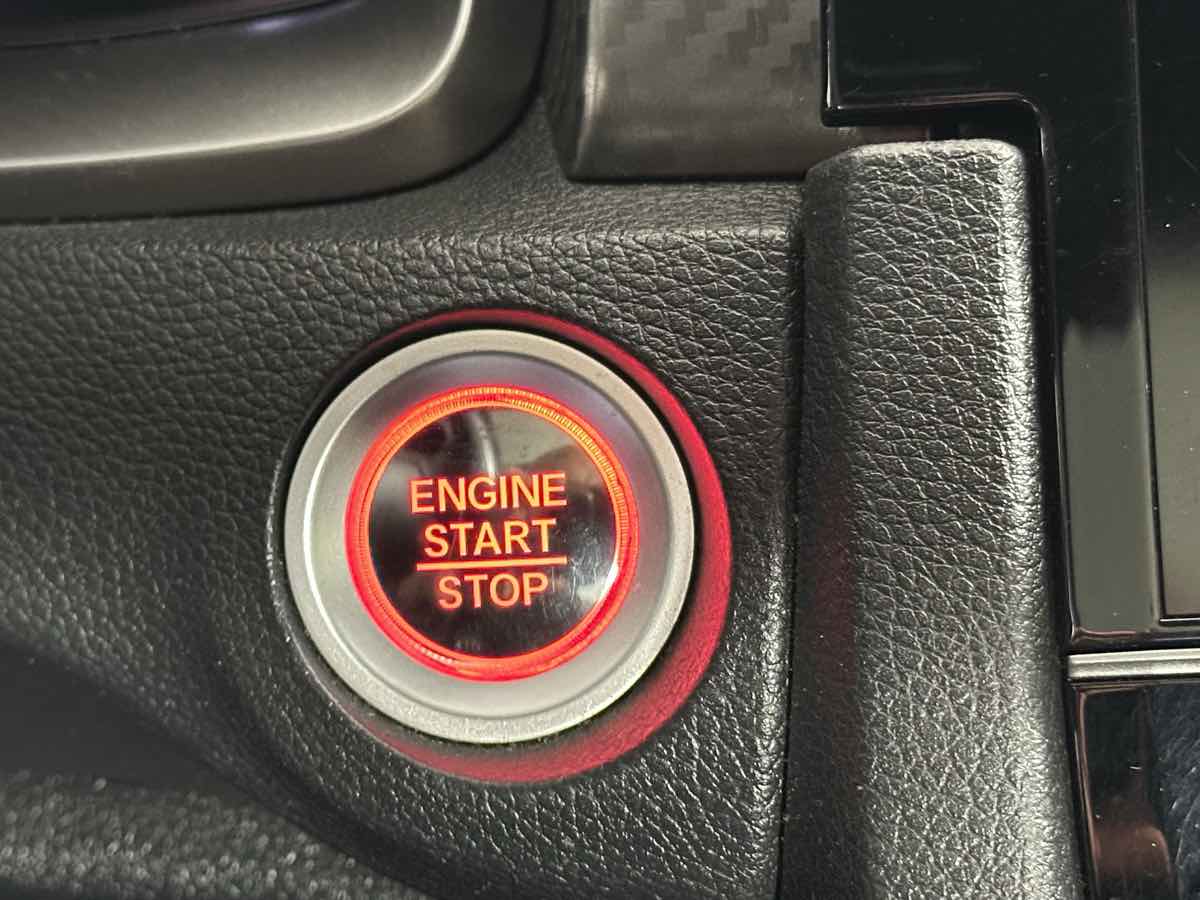 Vehicle image 32 of 39