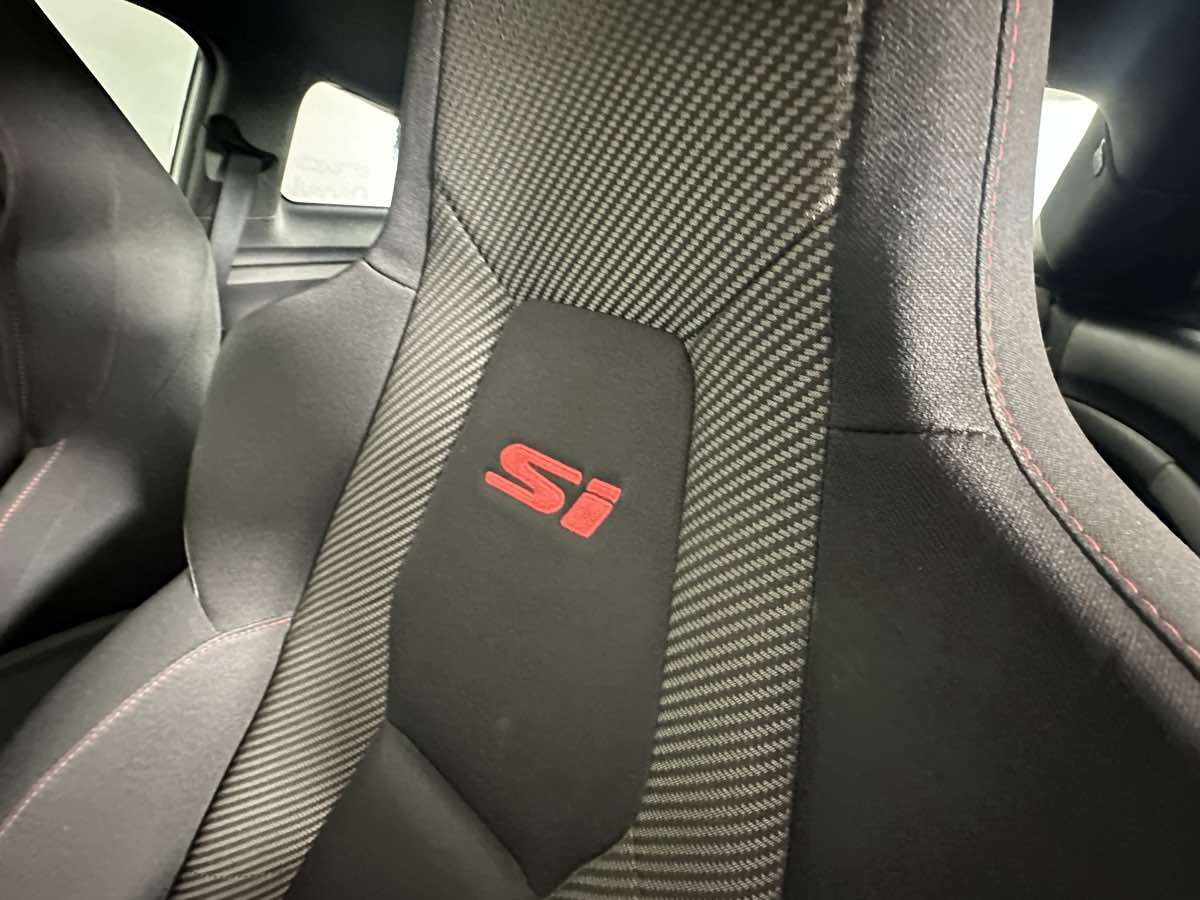 Vehicle image 21 of 39