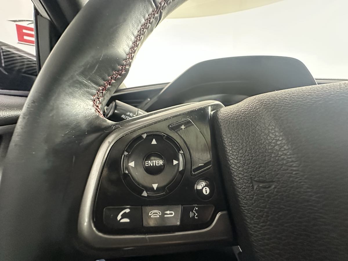 Vehicle image 27 of 39