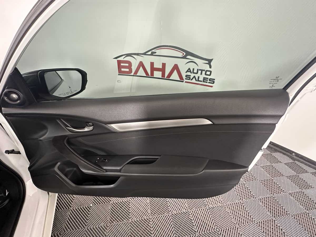 Vehicle image 17 of 39