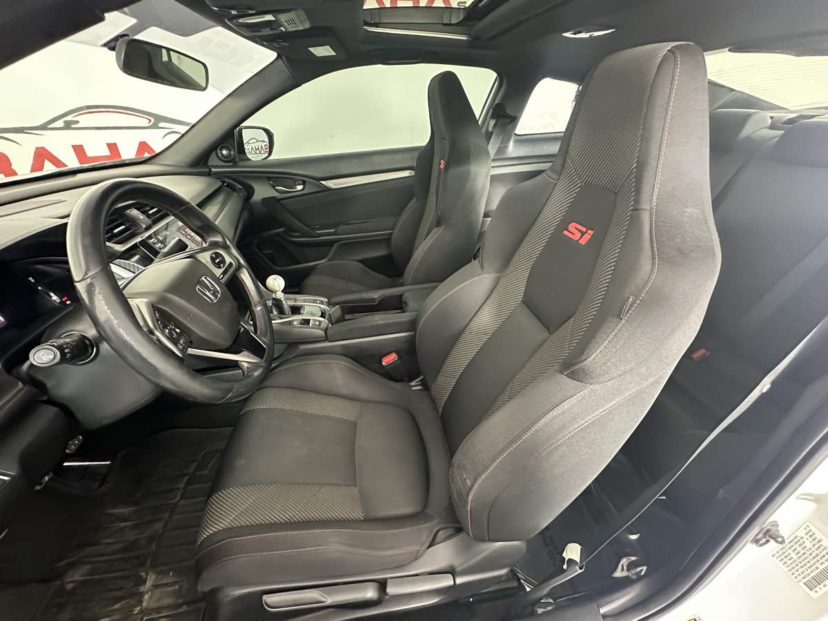 Vehicle image 19 of 39