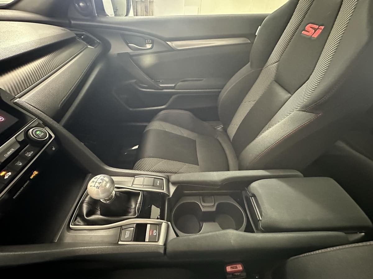 Vehicle image 36 of 39