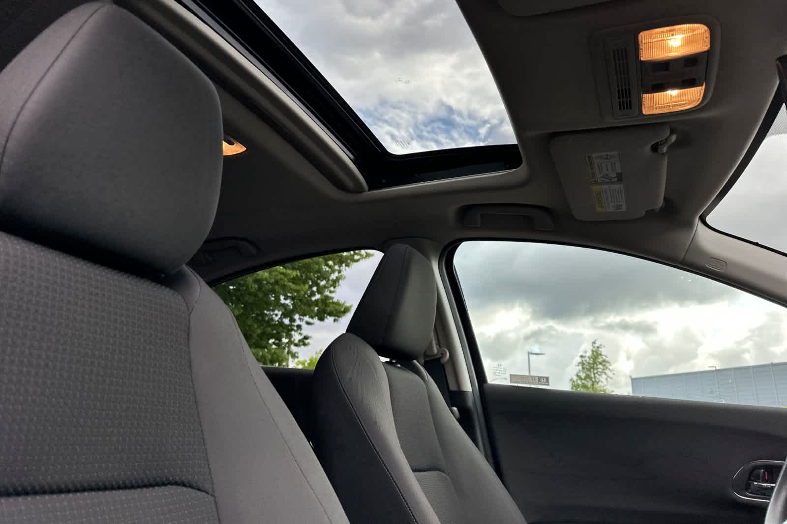 Vehicle image 18 of 29