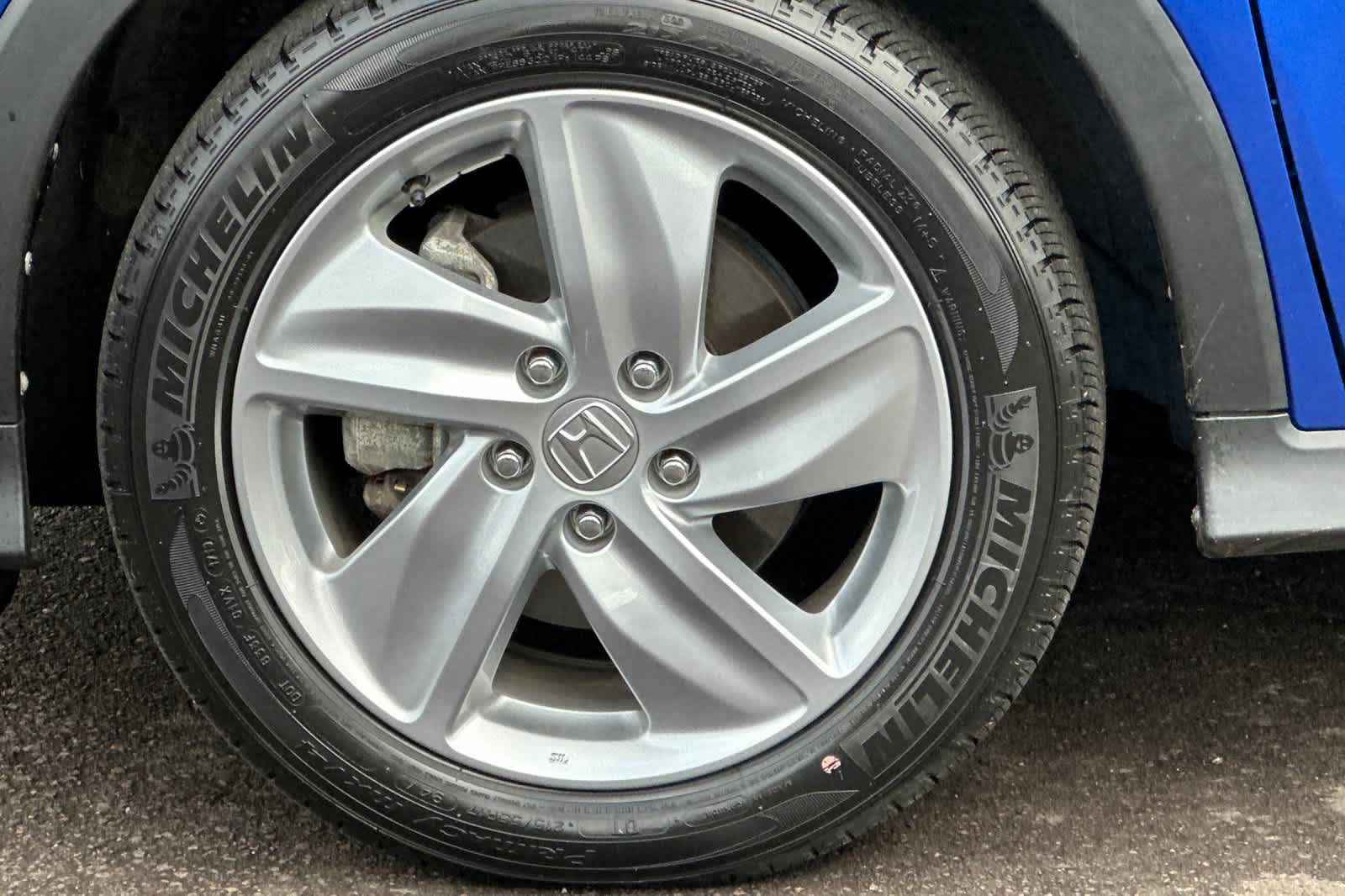 Vehicle image 27 of 29