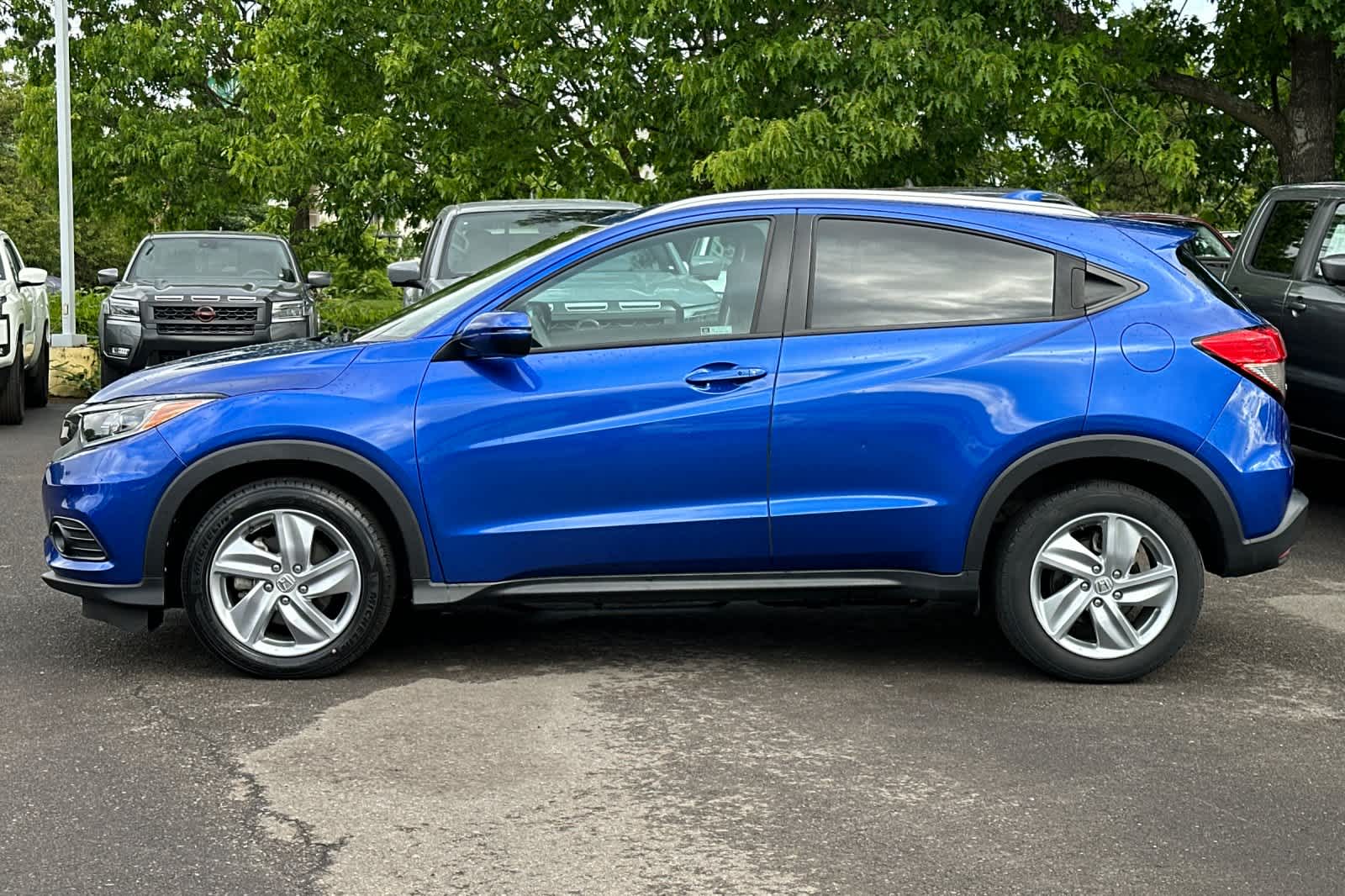 Vehicle image 9 of 29