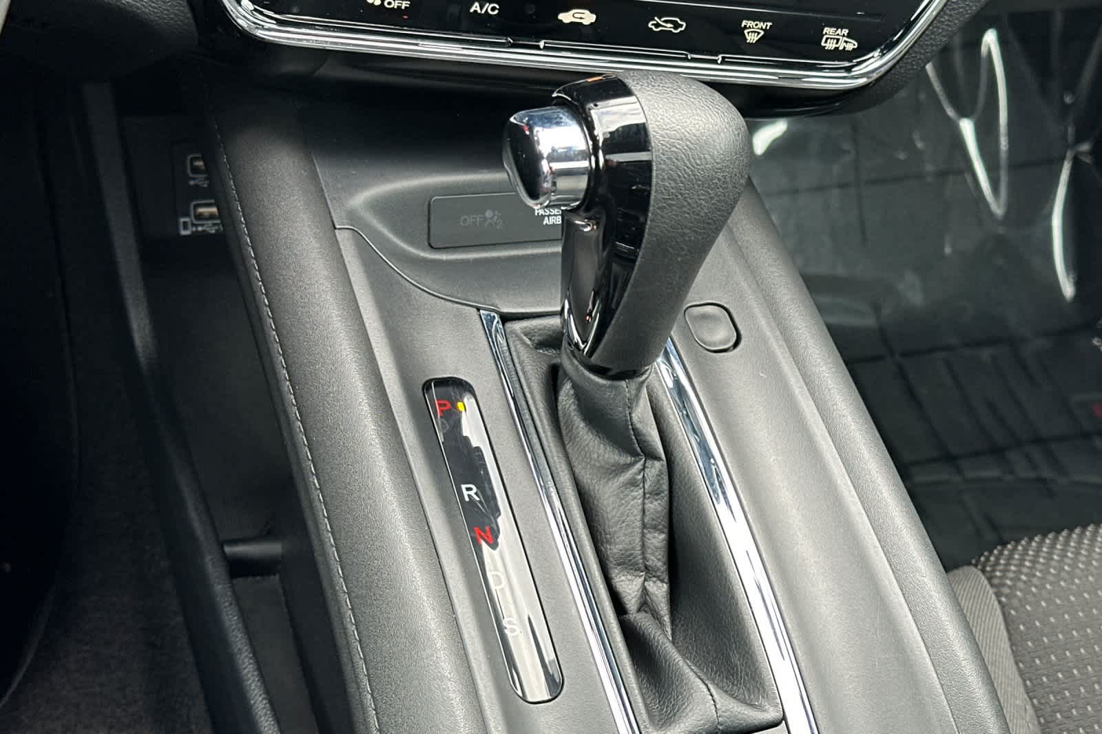Vehicle image 22 of 29