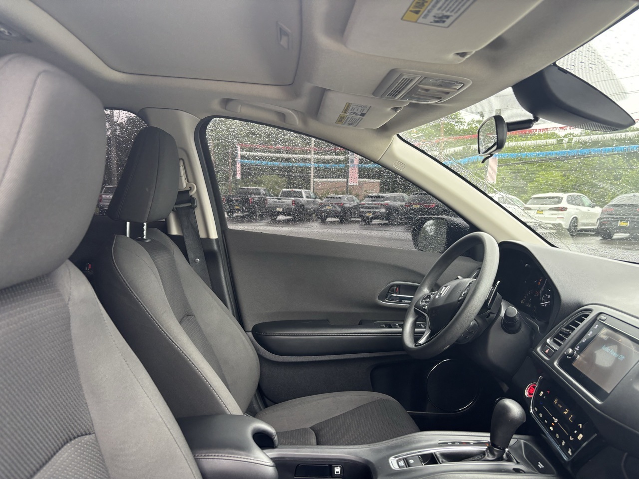 Vehicle image 17 of 20