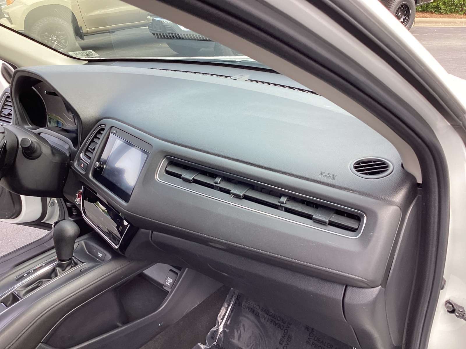 Vehicle image 20 of 32