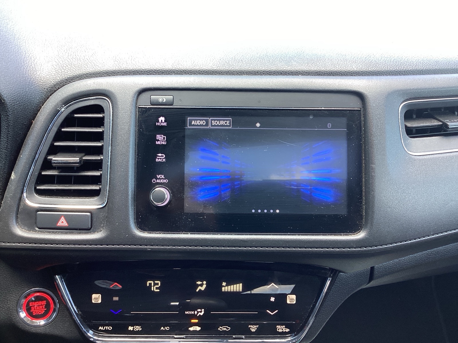 Vehicle image 19 of 32