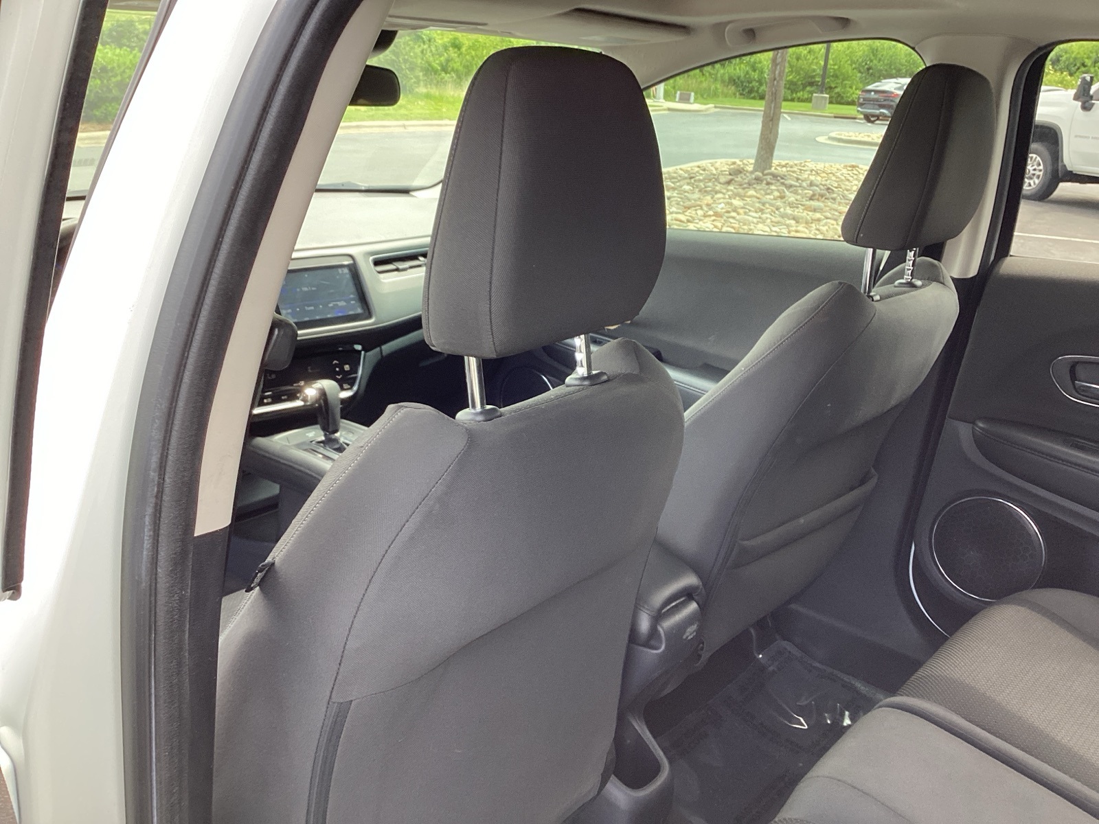 Vehicle image 15 of 32