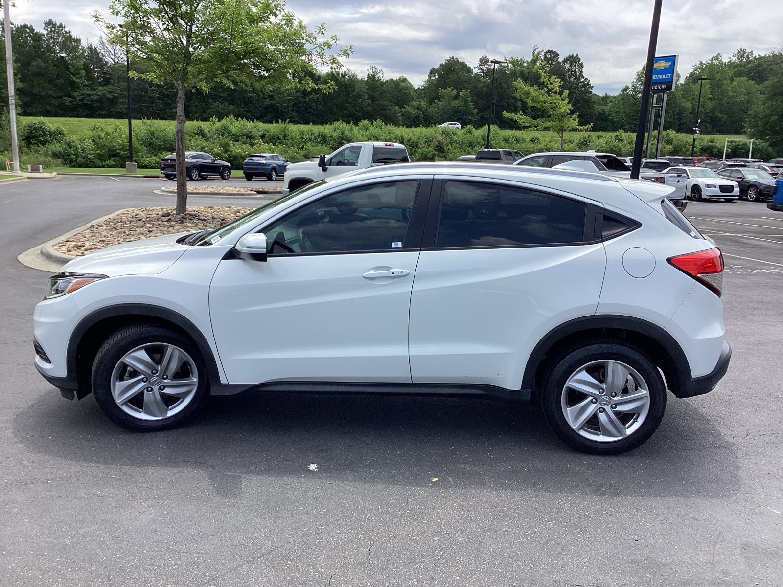 Vehicle image 7 of 32
