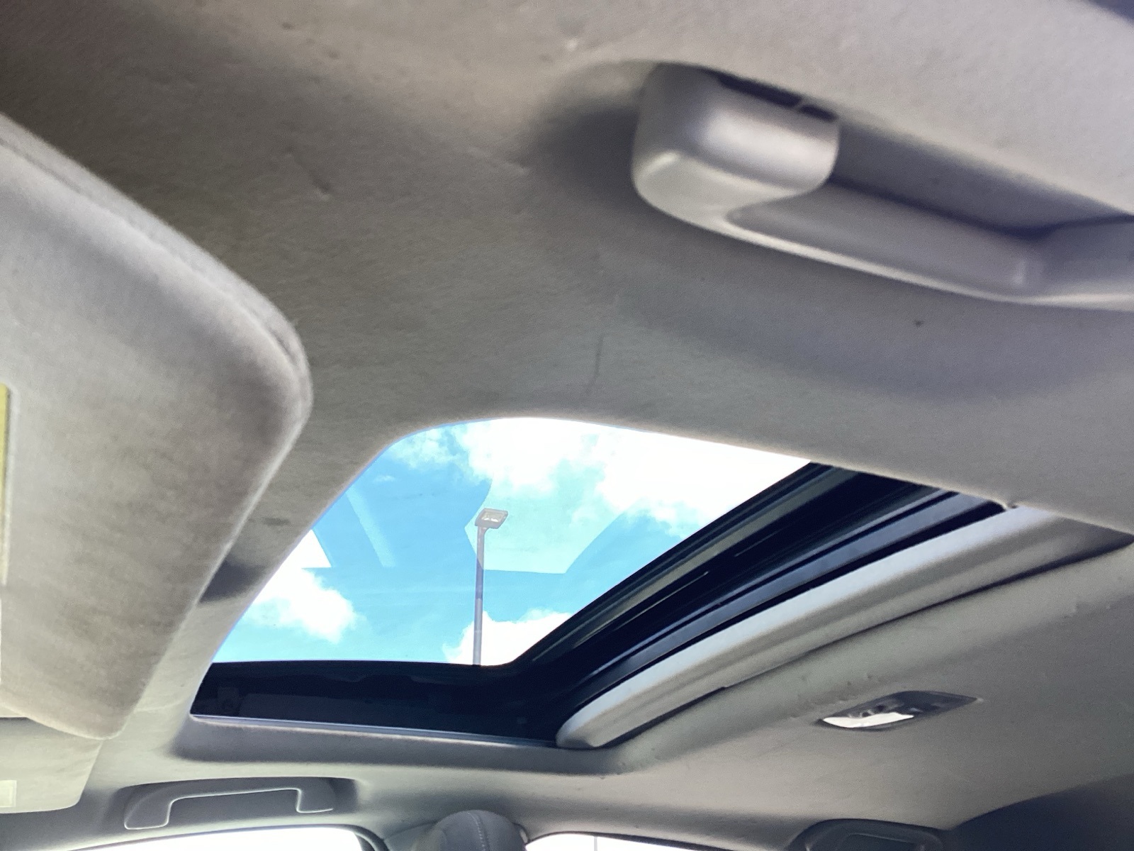 Vehicle image 8 of 32