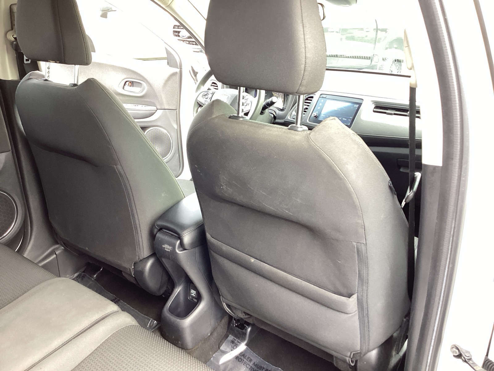 Vehicle image 23 of 32