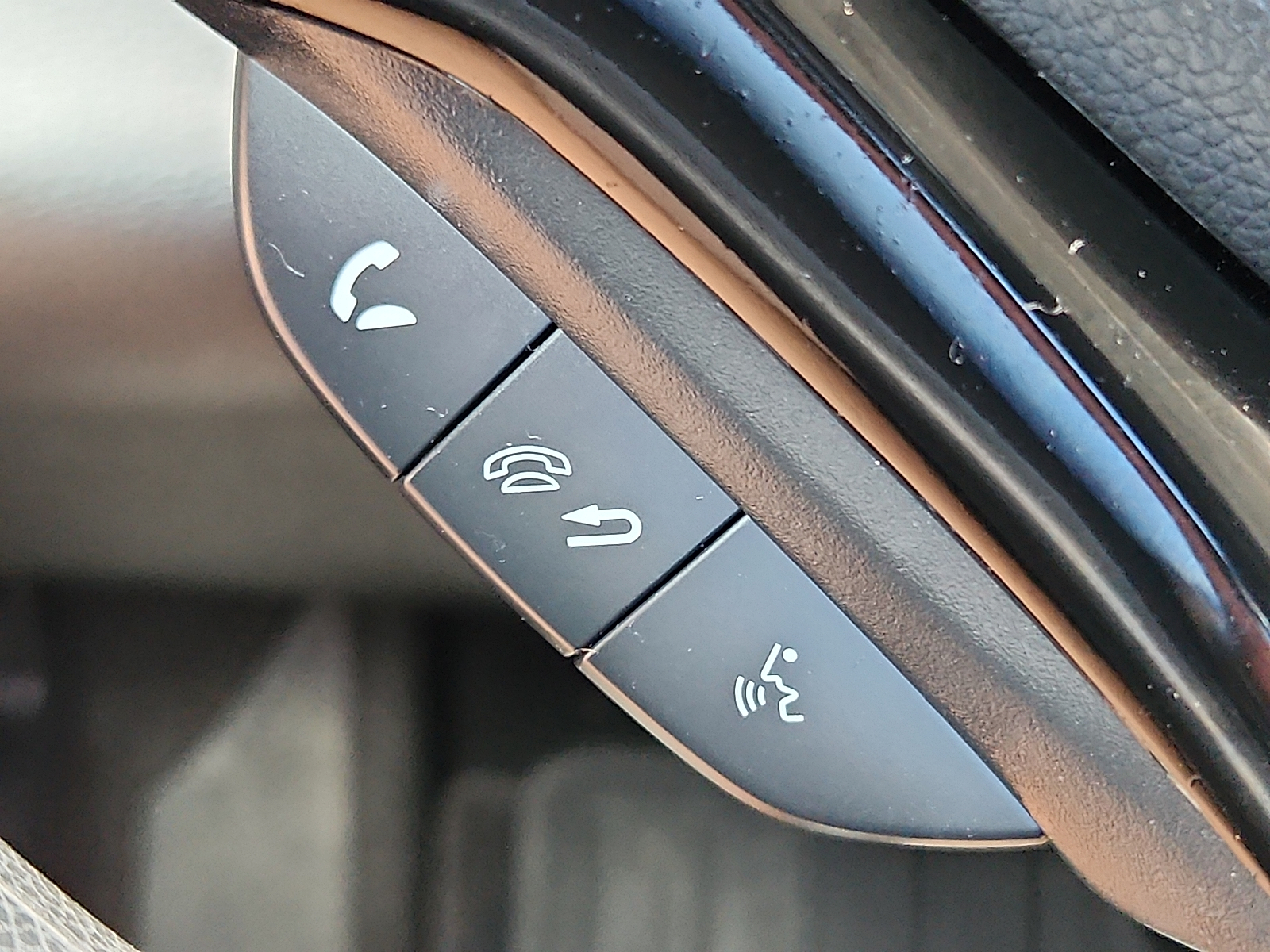 Vehicle image 17 of 20