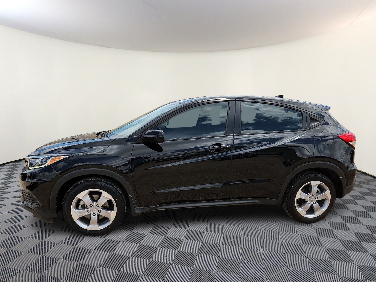 Vehicle image 5 of 20