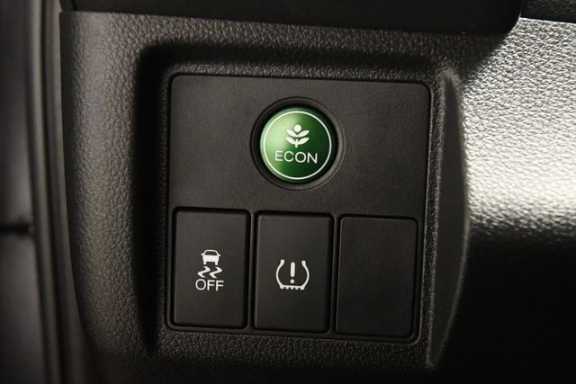 Vehicle image 18 of 24